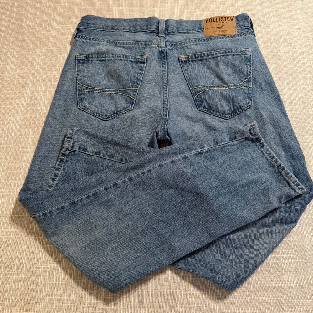 Hollister Mens Straight Leg Authentic Denim Jeans Medium Wash 30x30 Button Fly